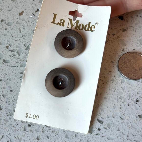 4 NEW on card Vintage 1970s Brown Wood Round 2 Hole Buttons 3/4" Holland - Picture 3 of 6